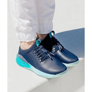 Clove Classic Aqua Blue Healthcare Nursing Sneakers NEW